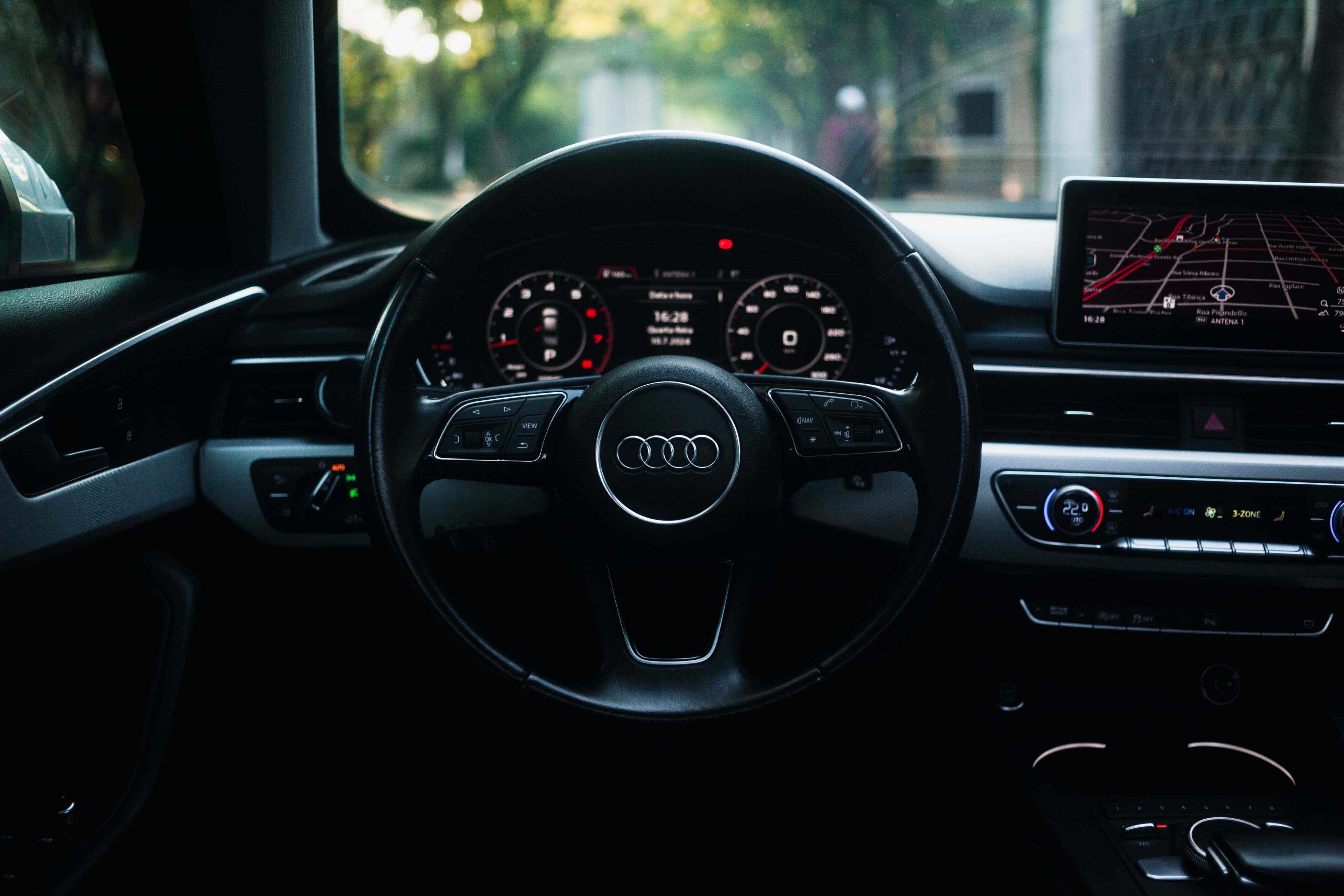 Audi A4 INTERIOR